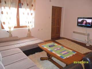 Апартаменты Apartments Sara Жабляк Апартаменты с 3 спальнями и балконом-4