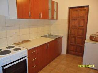 Апартаменты Apartments Sara Жабляк Апартаменты с 3 спальнями и балконом-1